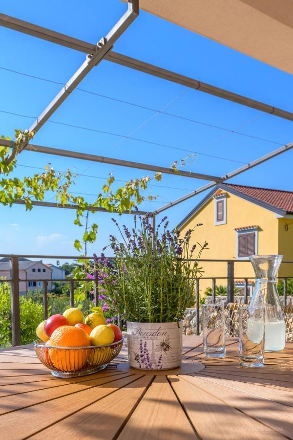 Apartments Horvat Veli Losinj Exterior photo