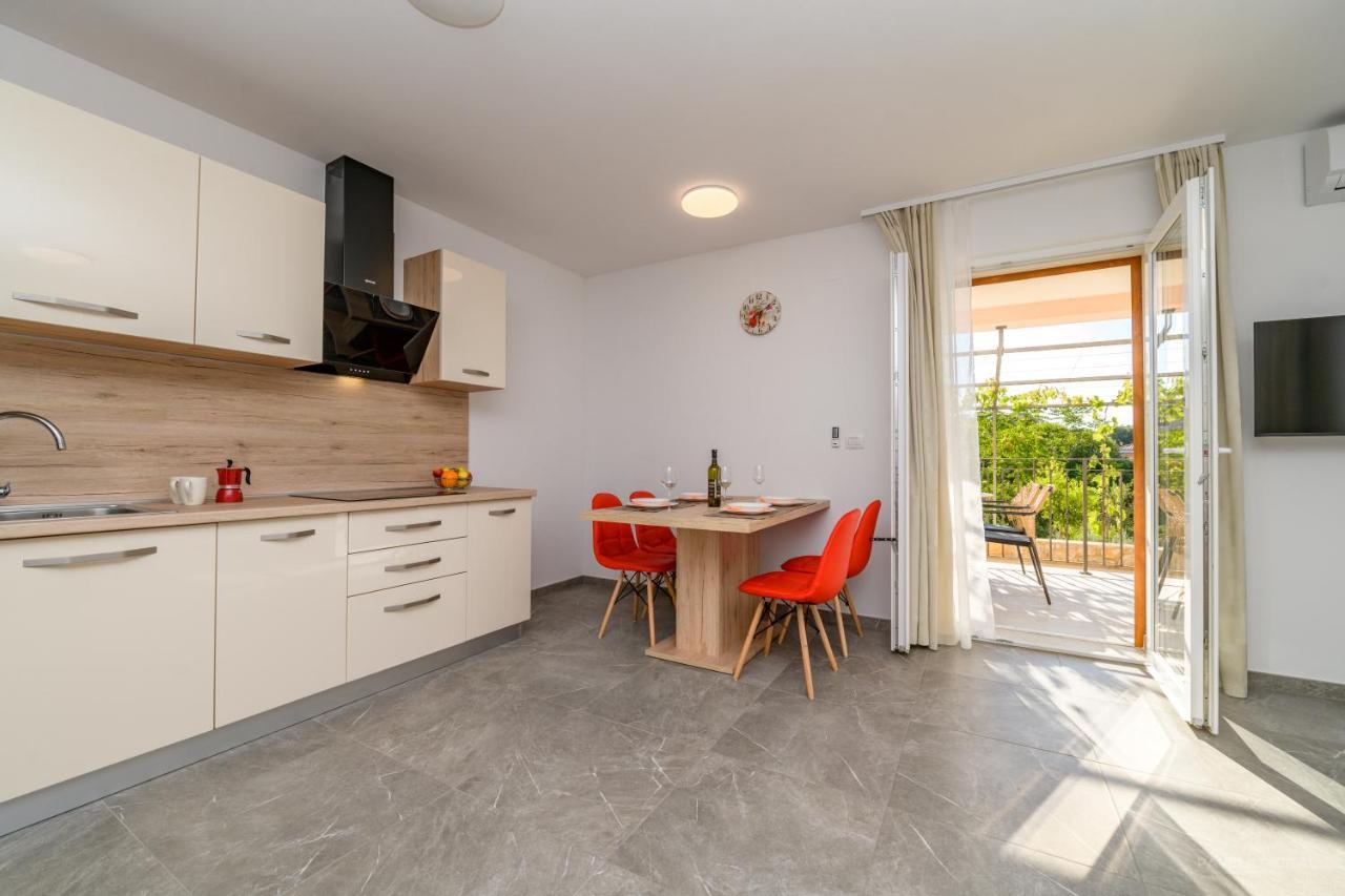 Apartments Horvat Veli Losinj Exterior photo